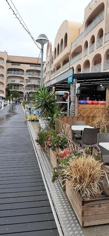 Les Iles D'Or Au Port De Hyeres Grand Studio Climatise
